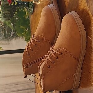 New with tags! Cat & Jack Boys 5 Ronin cognac chukka faux suede fur ankle boots